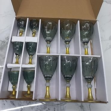 свадебные бокалы: Набор бокалов из цветного стекла в подарочной коробке. - — 1