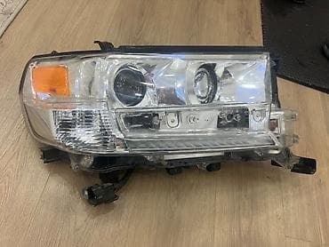 Передняя правая фара Toyota 2019 г., Б/у, Оригинал, США at lalafo.kg Передняя правая фара Toyota 2019 г., Б/у, Оригинал, США