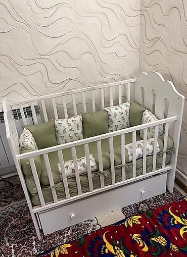 Манеж-кровать, Б/у, С комодом at lalafo.kg Манеж-кровать, Б/у, С комодом