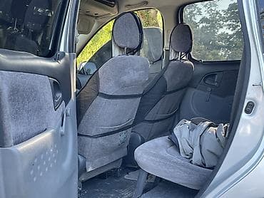 coroll: Toyota Yaris Verso: 2001 г., 1.3 л, Механика, Бензин, Минивэн — 7