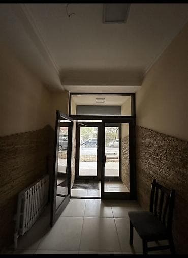 Боконбаева Сдается офис Площадь: 30м2 Без мебели Жк, вход отдельный