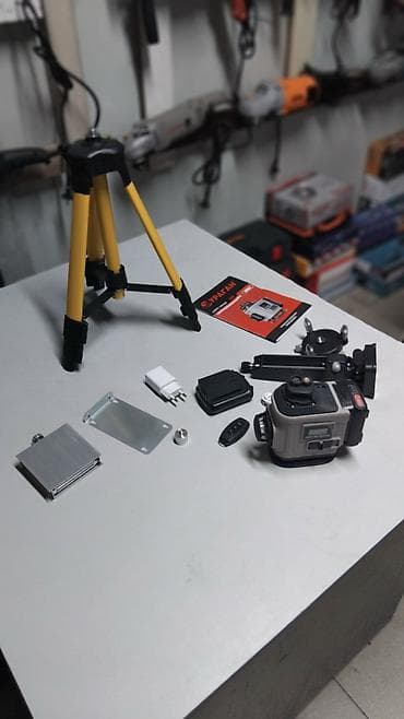 яркие: Лазерный уровень УРАГАН 3D с зелёным лучом Новый Полный комплект — 2