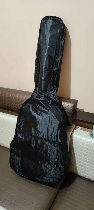 Ковролин: Акустическая гитара с вырезом (тип корпуса Dreadnought Cutaway), 6 — 8