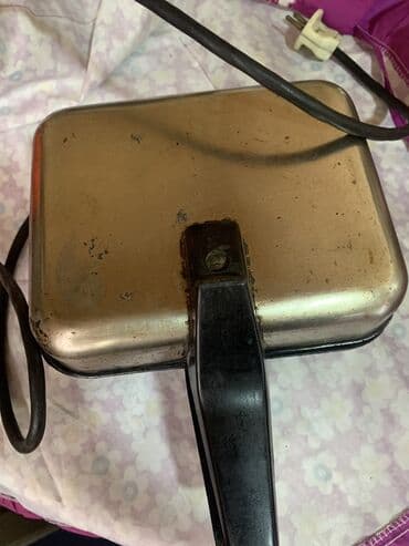 нож для пиццы: Вафельница — 1