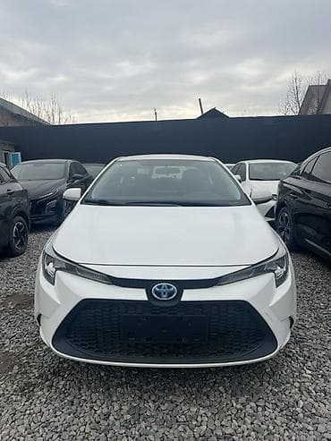 Toyota Corolla: 2021 г., 1.8 л, Вариатор, Гибрид, Седан lalafo.kg да Toyota Corolla: 2021 г., 1.8 л, Вариатор, Гибрид, Седан
