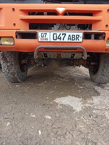 уборка клининг: Самосвал КАМАЗ, оранжевого цвета, колесная формула 6x6 (трехосный) — 8