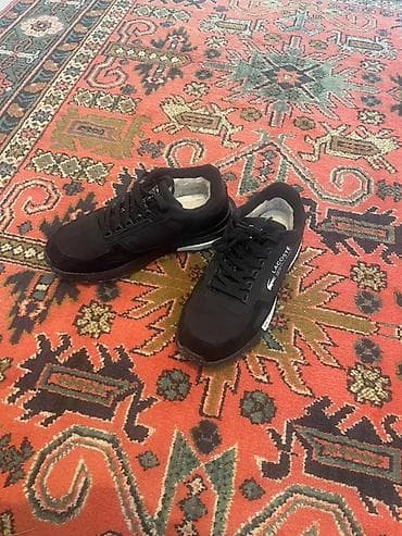 Кроссовки Lacoste, черные - Бренд и логотип Lacoste на боковой панели at lalafo.kg Кроссовки Lacoste, черные - Бренд и логотип Lacoste на боковой панели