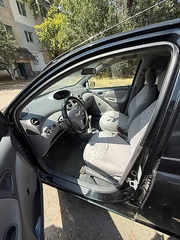авто жак: Toyota Echo: 2002 г., 1.5 л, Автомат, Газ, Седан — 5
