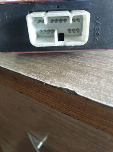 изготовление чип ключа для автомобиля: Toyota Windom 20 ЭБУ двери, Тойота Виндом 20 электронный блок двери — 2