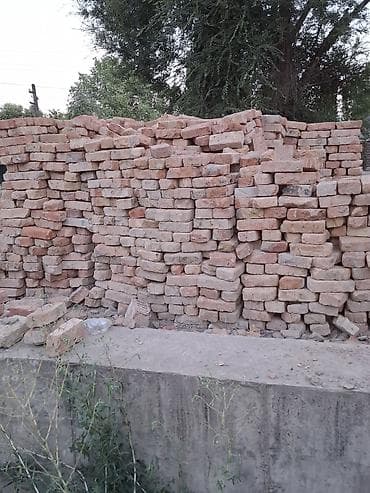 Кирпич глиняный (полнотелый), разобранный, классический lalafo.kg да Кирпич глиняный (полнотелый), разобранный, классический