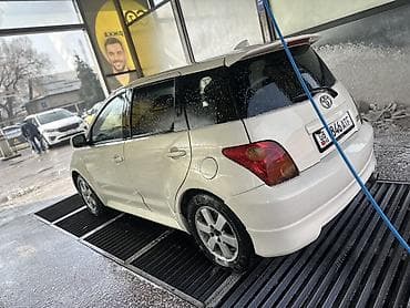 Toyota Ist: 2004 г., 1.5 л, Автомат, Бензин, Хэтчбэк