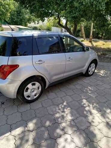 corolla e120: Toyota ist: 2003 г., 1.3 л, Автомат, Бензин, Хэтчбэк — 2