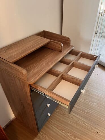 перетяжка мебели на дому: Оказываем услуги по мебели любой сложности: 	•	Сборка и разборка — 2