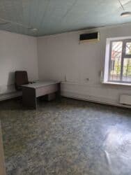 офис дом: Сатам Офистик 260 кв. м, Ремонту бар, Эмереги менен, Көп кабаттуу имарат, 4 кабат — 9