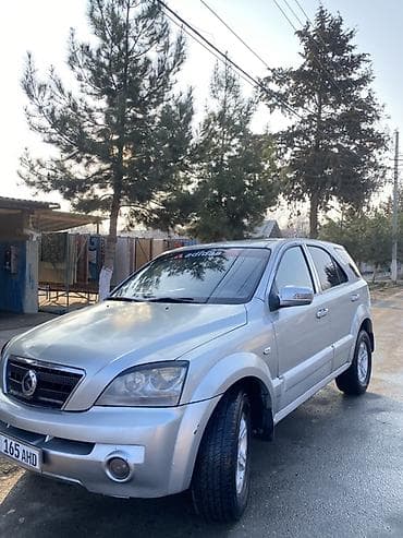 авто рам: Внедорожник 4x4, серебристый кузов. Кузов и экстерьер: - Классический — 3