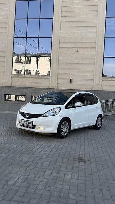 джип либерти: Honda Fit: 2011 г., 1.3 л, Автомат, Бензин, Хэтчбэк — 2