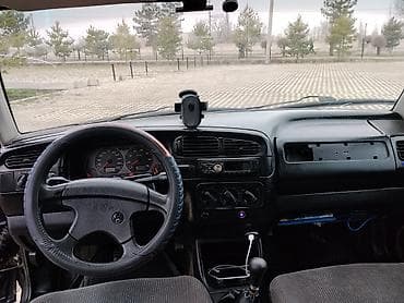 Volkswagen: Volkswagen Vento: 1993 г., 1.8 л, Механика, Бензин, Седан — 6