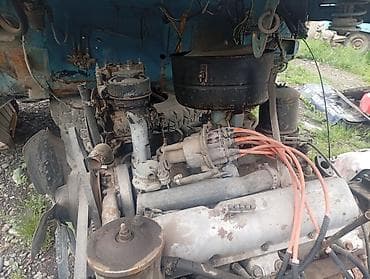 Двигатель ЗМЗ V8 с карбюратором в сборе с КПП и навесным