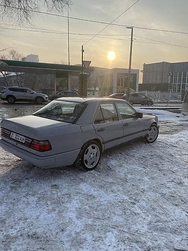 Продажа авто: Mercedes-Benz E-Class: 1988 г., 2.3 л, Механика, Бензин, Седан — 4