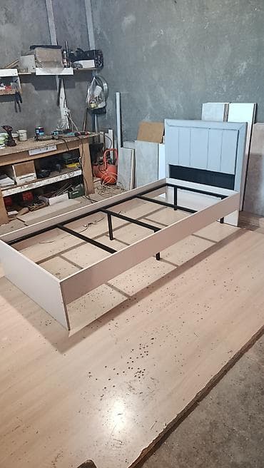 односпальная кроват: Односпальная кровать, Новый, С мягким изголовьем, длина - 2000 см — 9