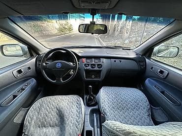 Honda HR-V: 1999 г., 1.6 л, Механика, Кроссовер — 7