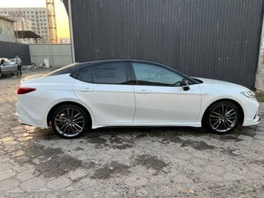 домкрат на тойота: Toyota Camry: 2024 г., 2 л, Автомат, Гибрид, Седан — 4