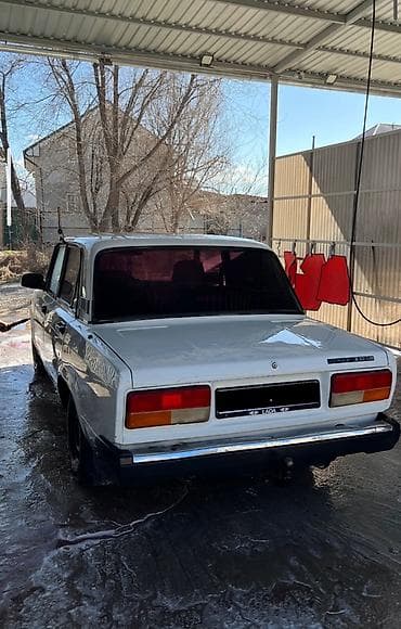 ВАЗ (ЛАДА) 2107: 2010 г., Седан