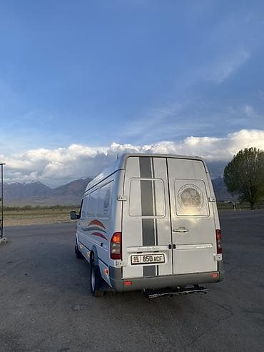 Унаа сатуу: Mercedes-Benz Спринтер: 2004 г., 2.7 л, Кол менен иштөөчү, Дизель, Van — 4