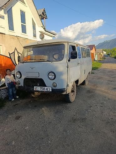 УАЗ 452 Buhanka: 1991 г., 2.4 л, Кол менен иштөөчү, Van lalafo.kg да УАЗ 452 Buhanka: 1991 г., 2.4 л, Кол менен иштөөчү, Van