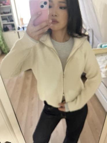 Кофты, свитеры: Вязаная укороченная кофта на молнии - Цвет: молочный/кремовый - — 3