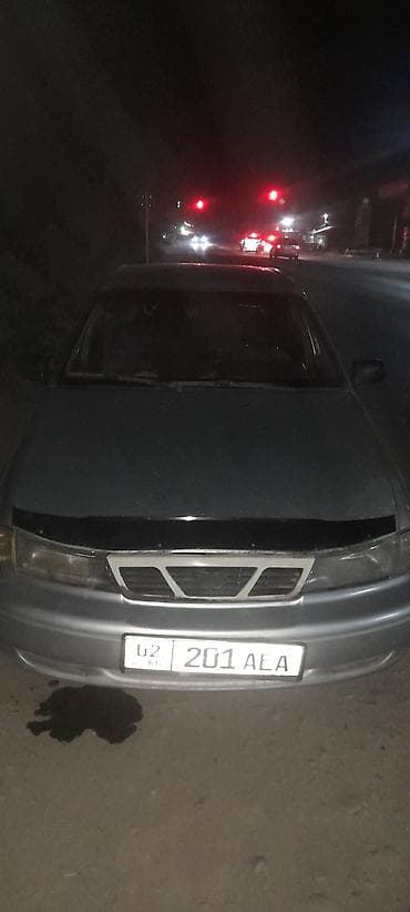 mercedesbenz sprinter 2002: Автомобиль седан серого цвета. Характеристики и особенности: - Кузов — 1