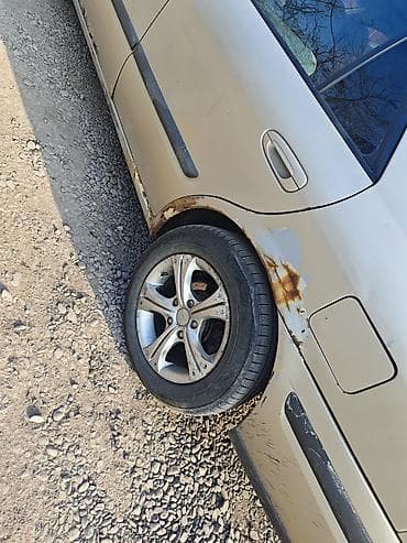 mazda protege: Mazda 323: 1998 г., 2 л, Ручные, Бензин, Хэтчбэк — 5