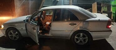 дом обмен на авто: Mercedes-Benz 220: 1995 г., 2.2 л, Механика, Бензин, Хэтчбэк — 1