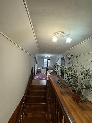 сдаю дом кемин: 🚨 Срочная продажа! Дом в районе ж/м Кара-Жыгач 🏡 Площадь дома — 165 м² — 3