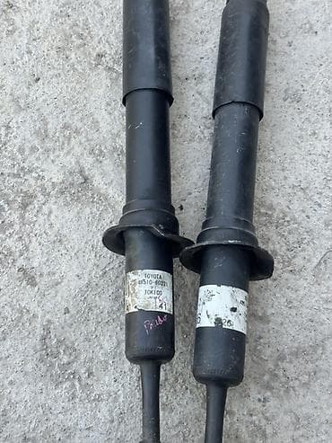 Алдыңкы амортизатор Toyota 2005 г., Колдонулган, Оригинал, Жапония