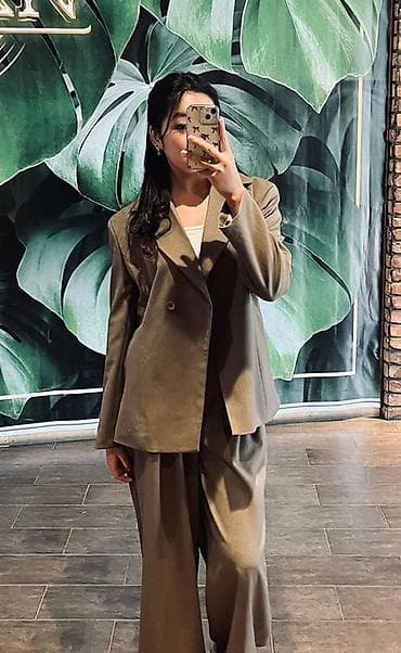 костюм брюки женские: Женский брючный костюм в свободном крое - Двубортный жакет с широкими — 1