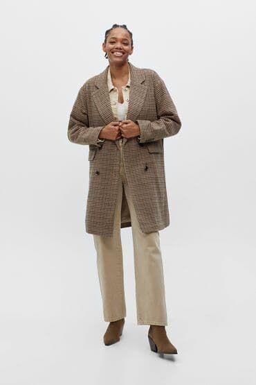 Атайын кийим: Оверзайз пальто Bershka в классическом стиле Состояние 9/10 Состав — 4