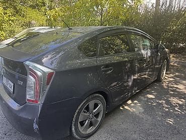 roewe er6: Toyota Prius: 2015 г., 1.5 л, Автомат, Бензин, Седан — 3