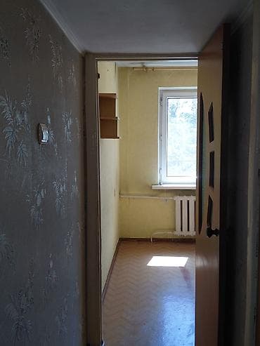 6 микрорайон квартиры: 1 комната, 30 м², 6 мкр 104 серия, 4 этаж, Требуется ремонт — 3