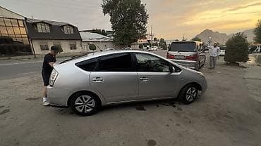 Toyota Prius: 2008 г., 1.5 л, Автомат, Гибрид, Хетчбек — 3