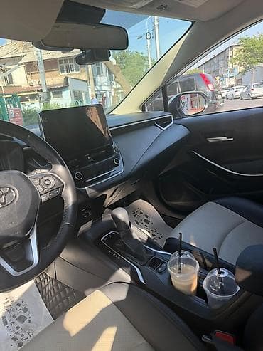 Toyota Corolla: 2021 г., 1.8 л, Автомат, Бензин, Седан — 6