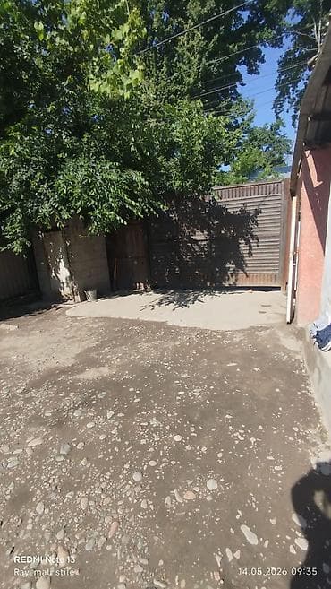 кыргыз недвижимости: Продается недвижимость под бизнес! Дом из 2 х ком, и для квартирантов — 6