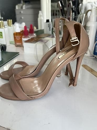 nine west: Босоножки на высоком каблуке, нюдового цвета — 1