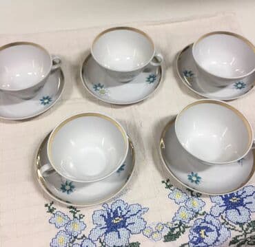 купить кофейный сервиз на 6 персон: ДУЛЁВО! 2 сервиза! Сервантное хранение! В горошек-5 чашек+6 блюдец — 6
