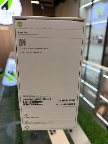 iphone 22: IPhone 17 Pro, 1 ТБ, Серебристый, Коробка — 2