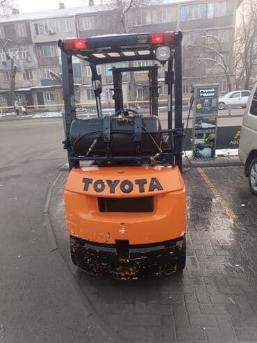 Погрузчик, Toyota, 2004 г., Колесный, Вилочный