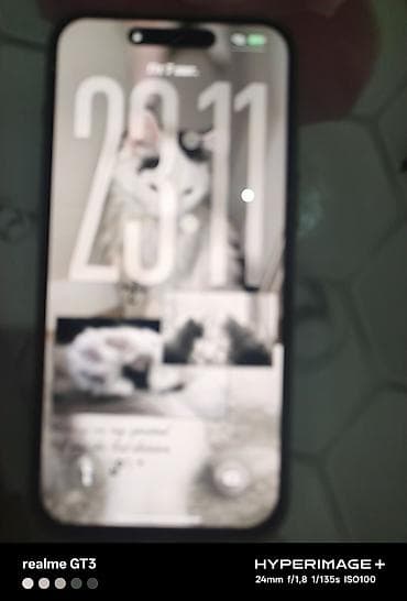pixel 8: IPhone 15 Pro Max, 256 ГБ (визуально в сером/тёмном корпусе с защитным — 2