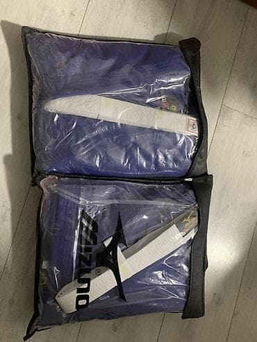 клетчатые штаны: Кимоно для дзюдо Mizuno (синее) с белым поясом - Бренд: Mizuno - Цвет — 1