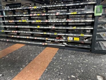 оборудование для бутика: Витрины, стеллажи, полки торговые металлические б/у, полка магазинная — 19