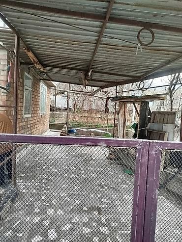 сдаю в аренду с последующим выкупом: Продаётся дача, с/о Горное (выше Сары-Джон). Участок 4 сотки. Объект — 9